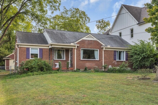 Building Photo - 1501 Clifton Ln