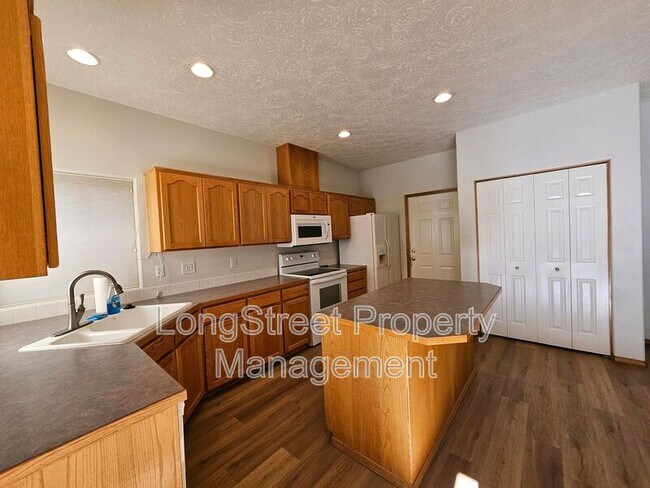 Foto del edificio - 20734 Jacob Ln