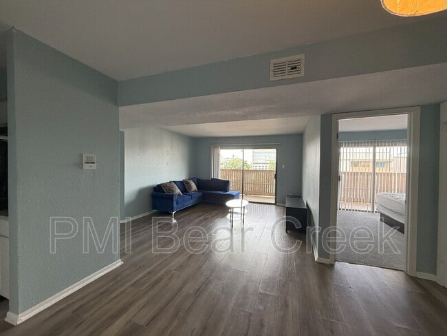 Foto del edificio - 8523 Hearth Dr