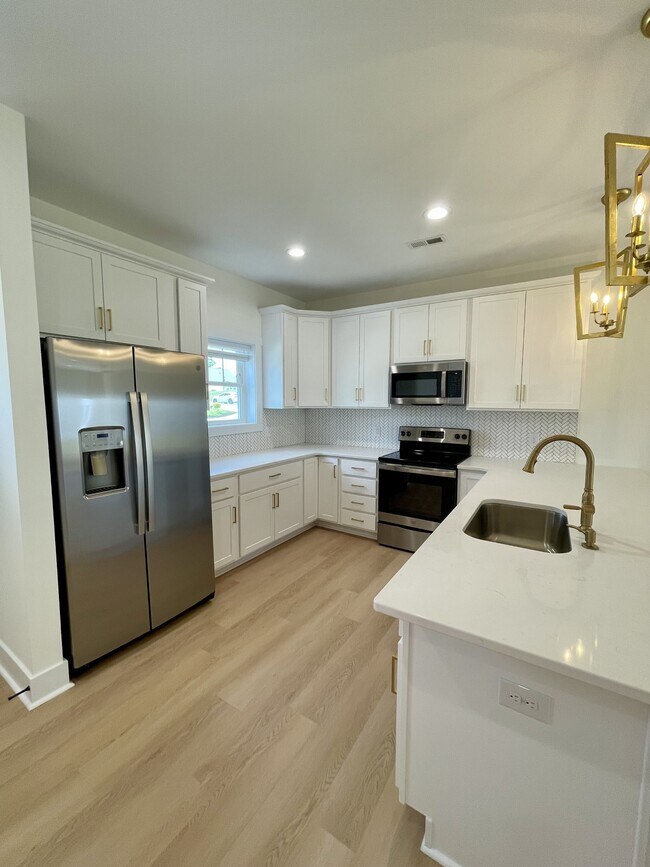 Building Photo - 556 Leesville Rd