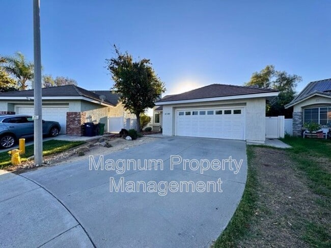 Building Photo - 41189 Vincennes Ct