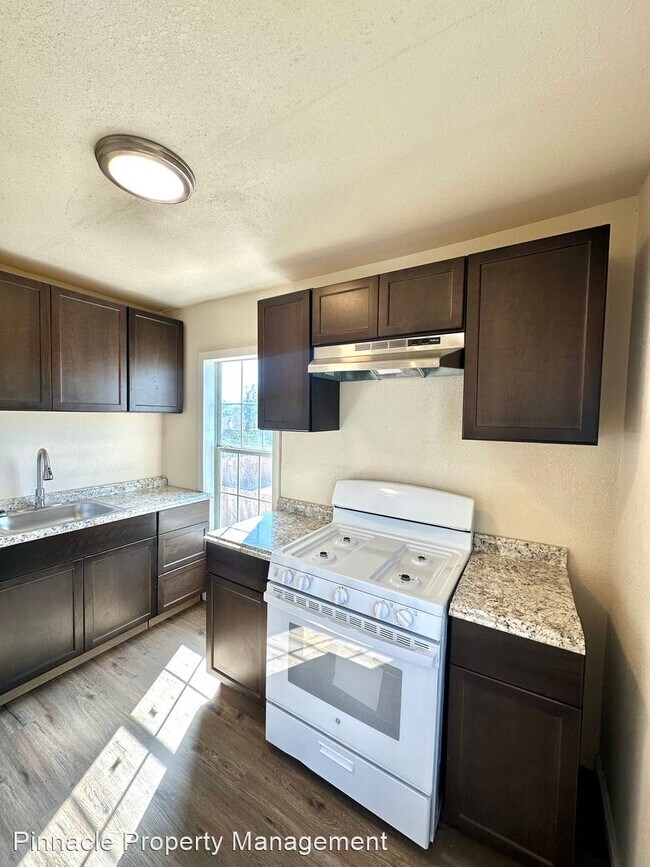 Building Photo - 1 br, 1 bath House - 715 E Harris