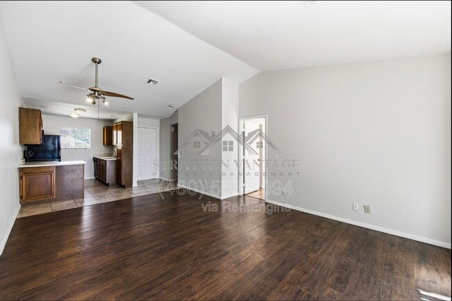 Building Photo - 653 W Guadalupe Rd