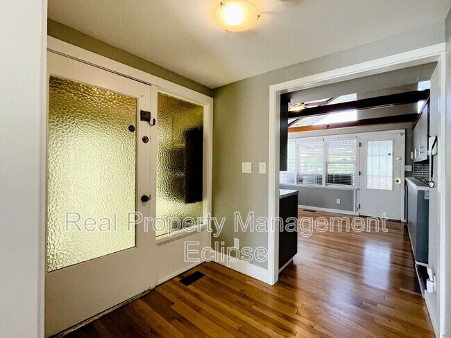 Foto del edificio - 6908 S 115th St