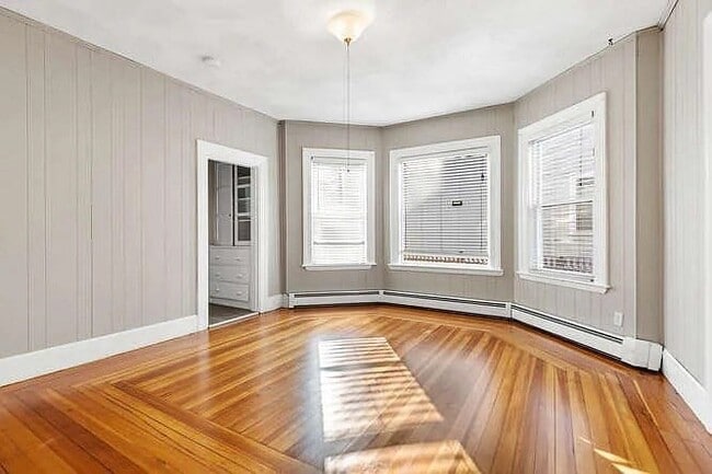 Photo - 46 Quincy St House