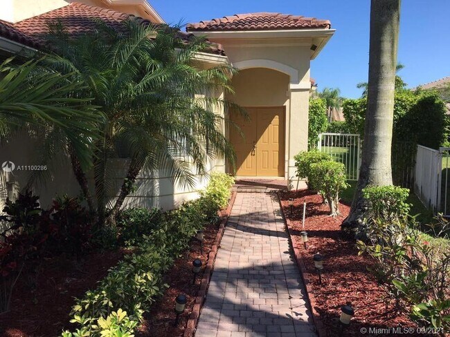 Foto del edificio - 696 Bald Cypress Rd
