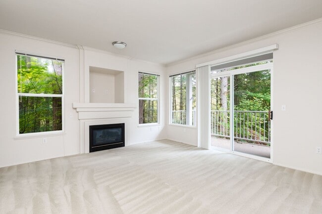 Building Photo - Beautifully Updated 2 Bedroom 2 Bath Sammamish Condo in Sundance at Klahanie!