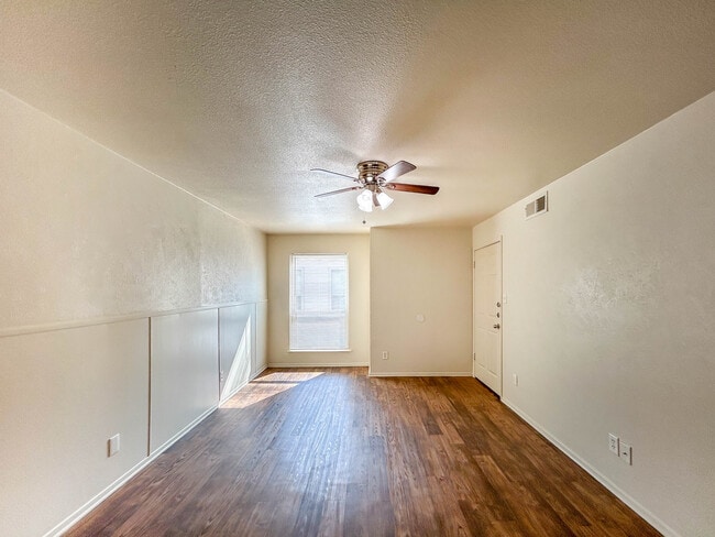 Building Photo - Pecan Grove Apartments