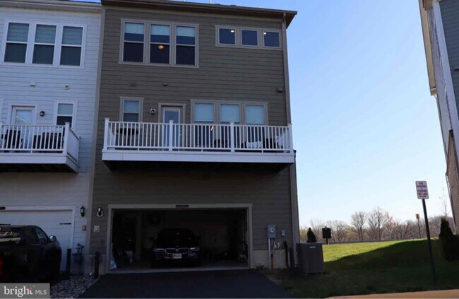 Building Photo - 17193 Branched Oak Rd