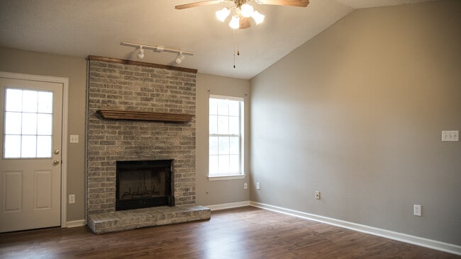 Building Photo - 2007 Cedarwood Cove