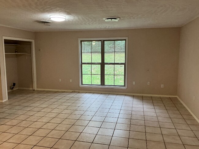 Foto del edificio - 402 Oakhill Cir