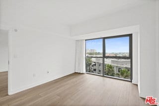 Building Photo - 13700 Marina Pointe Dr