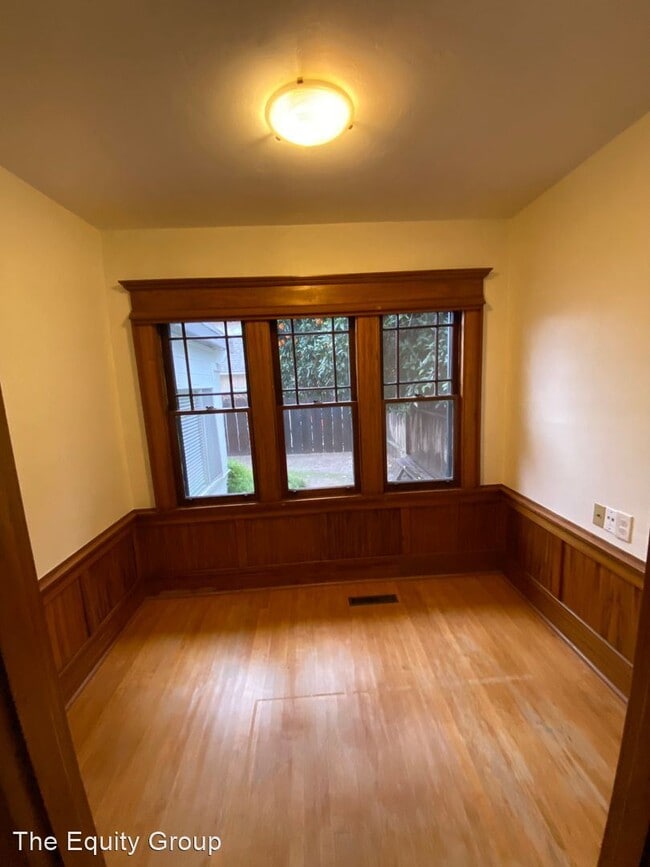 Building Photo - 4 br, 2.5 bath House - 1410 West Main St