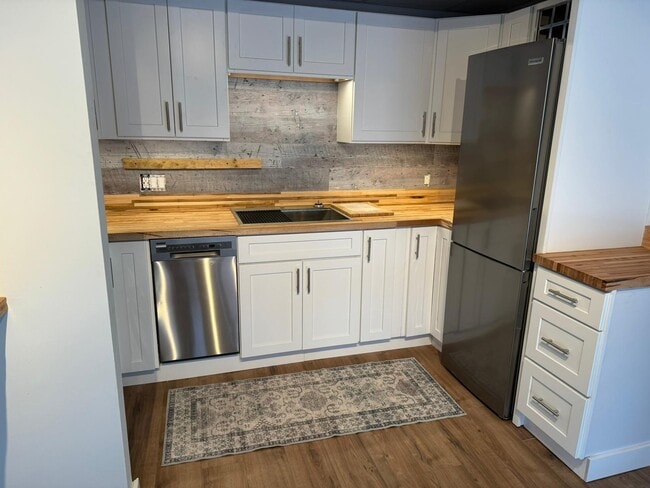 Stainless appliances - 99 Silver St