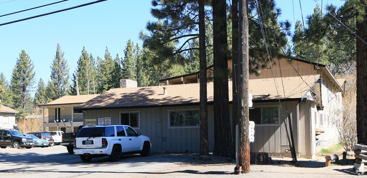 Foto del edificio - 3689 Blackwood Rd