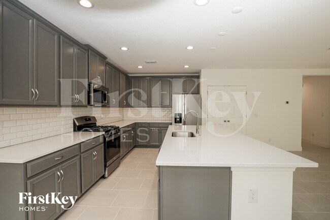Foto del edificio - 681 Blackstone St