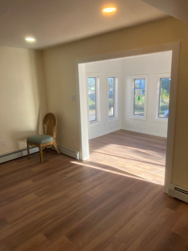 Building Photo - 436 Brook St