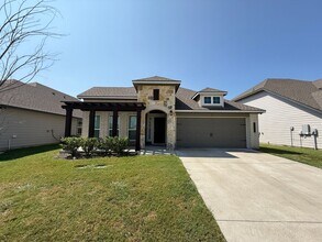 Building Photo - 6108 Golden Gate Dr