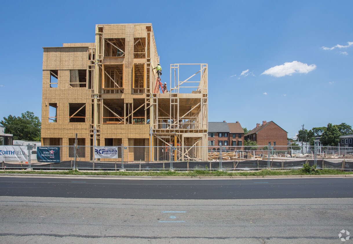 Foto del edificio - The Slade Townhomes Park Residences