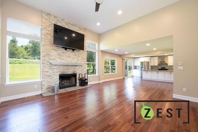 Foto del edificio - OPEN HOUSE SATURDAY AUGUST 2ND 2025 10-11A...