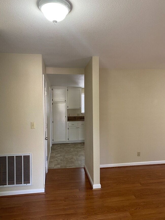 Building Photo - 24986 Oro Valley Rd