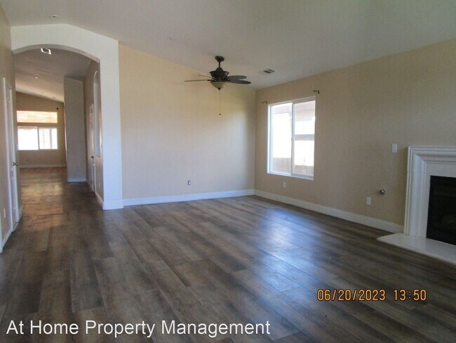 Foto del edificio - 5 br, 2 bath House - 9320 Cadbury Dr