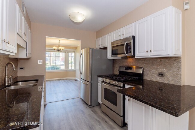 Foto del edificio - 5815 N Canfield Ave