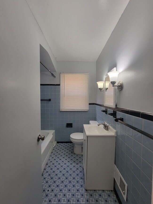 Building Photo - 9600 Artesian St