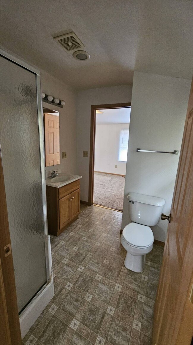 Foto del edificio - 6384 Oakwood Dr