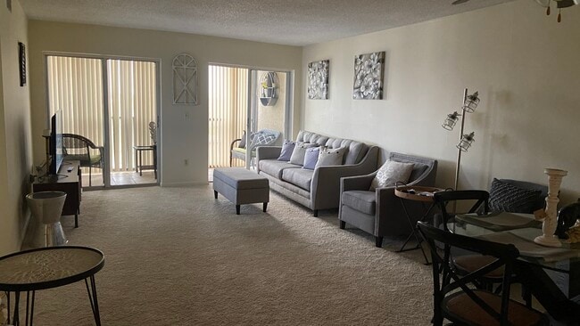 Living room - 19029 US Highway 19 N