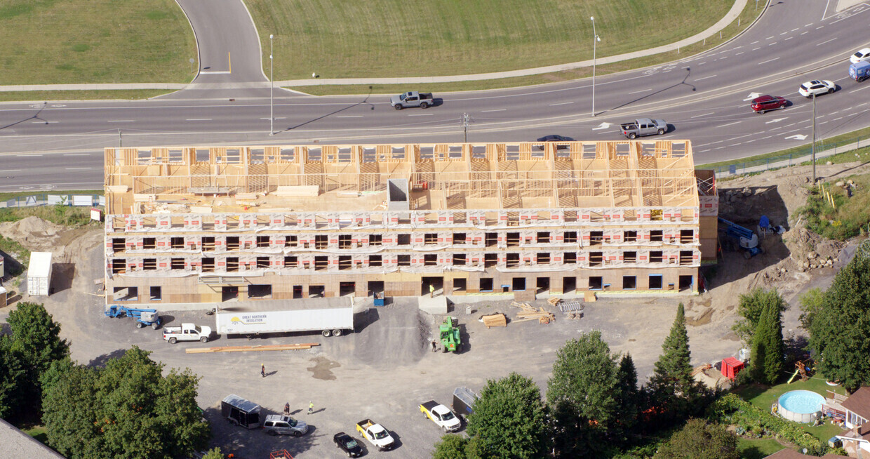Primary Photo - 550 Ninth St E