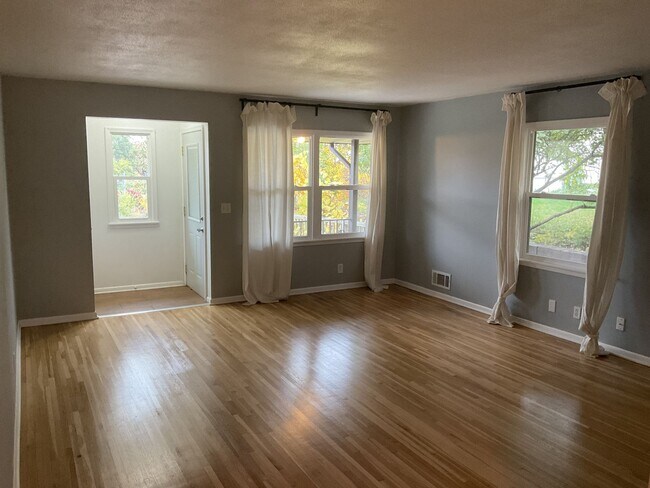 Foto del edificio - 5124-5126 46th Ave S