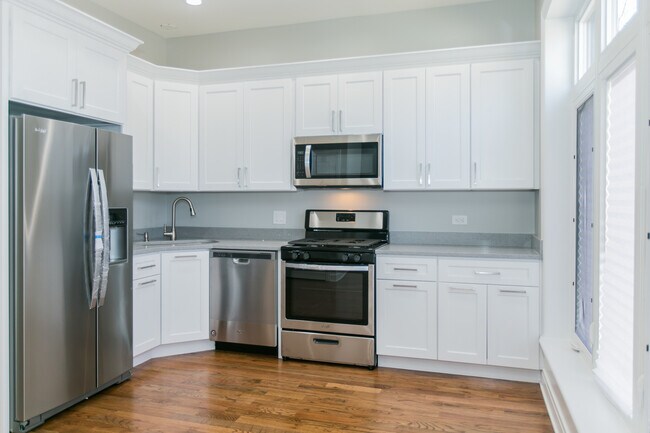 Foto del edificio - 3249 W Pierce Ave