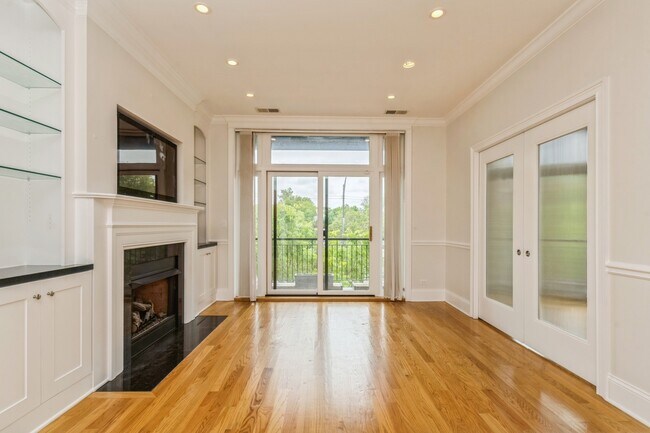 Foto del edificio - 3827 N Southport Ave