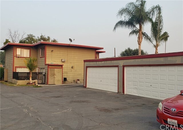 Building Photo - 821 S Lark Ellen Ave