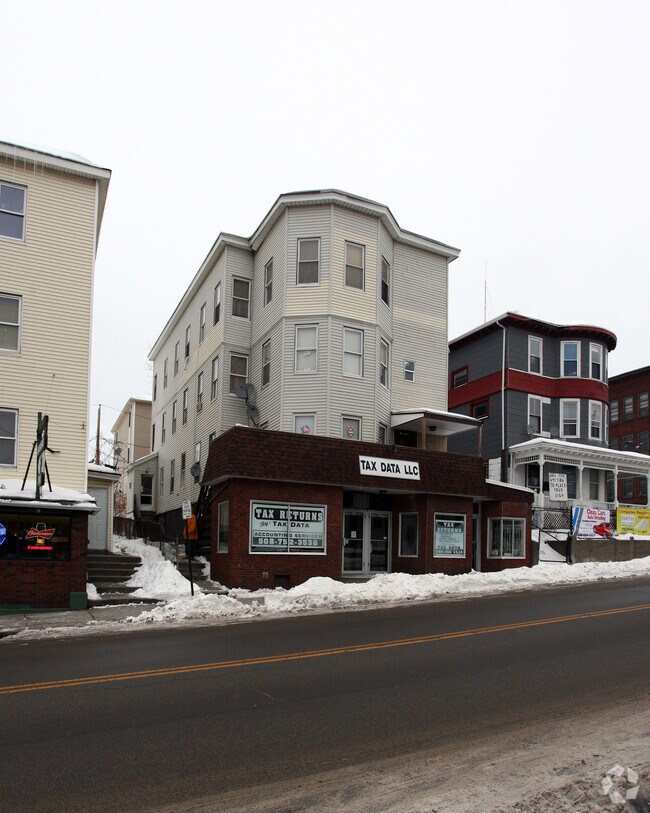 275277 Grafton St Worcester, MA 01604 Rentals Worcester, MA