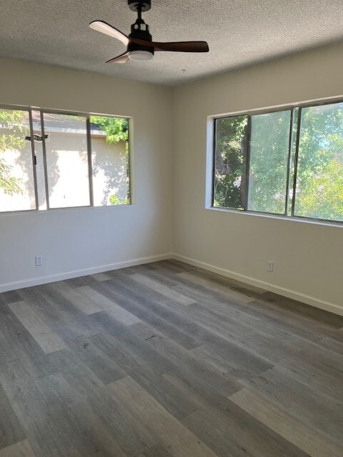 Foto principal - 2142 Yosemite Dr