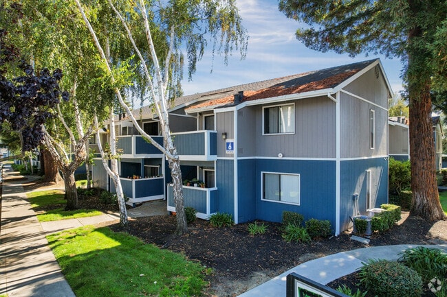 Building Photo - The Meritage