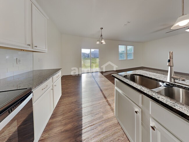 Foto del edificio - 8493 Highfield Ave