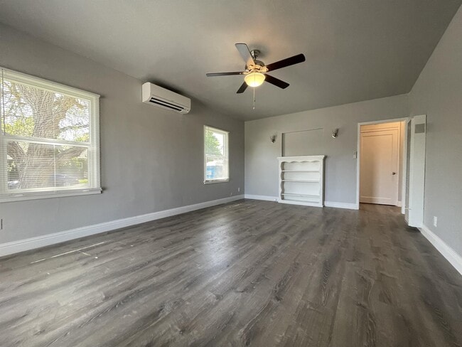 Foto del edificio - 446 W Sacramento Ave