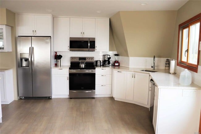 Building Photo - 560 Wampum Way