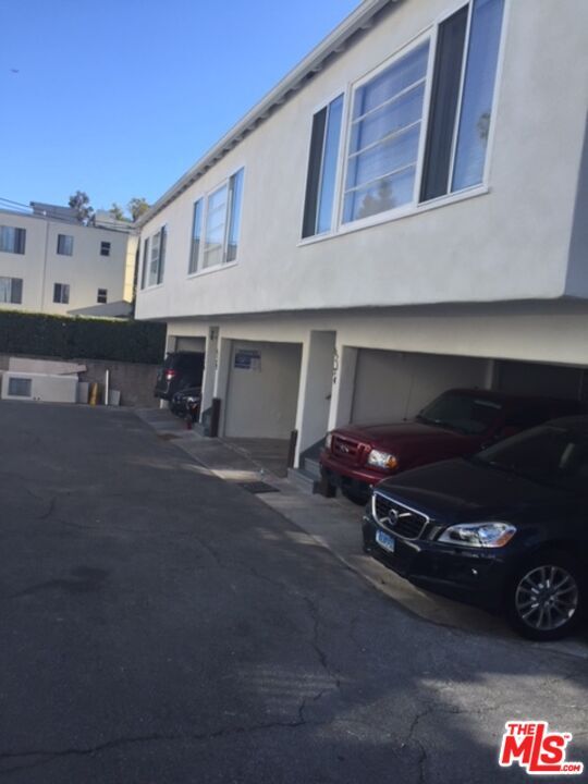 Foto del edificio - 617 Kelton Ave