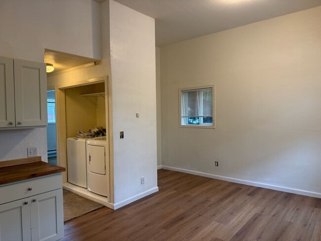 Foto del edificio - 9008 N Mohawk Ave