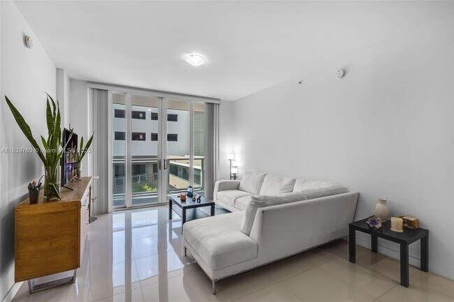 Foto del edificio - 7825 NW 107th Ave