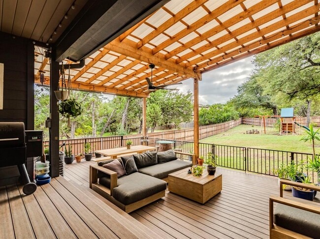 Building Photo - 17215 Oak Cliff Cir