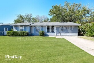 Building Photo - 308 Bluebonnet St