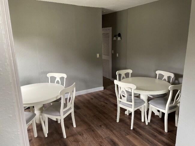 Foto del edificio - 419 N 10th St