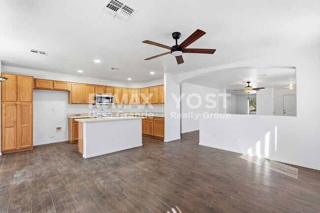 Foto del edificio - 1467 E 12th St