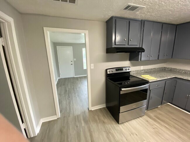 Kitchen - 5221 Haywood St