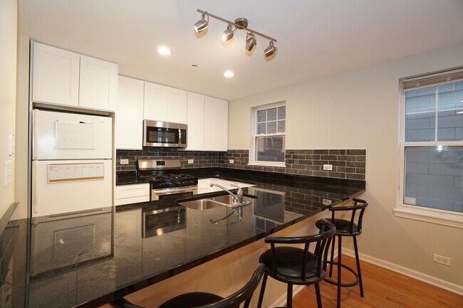 Foto del edificio - 1103 N Crosby St